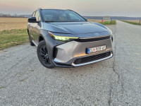 Toyota bZ4X AWD STYLE automatik