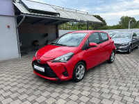 Toyota Yaris 1,0 *garancija na km, servisna..*