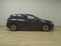 Volkswagen Golf-8 2.0 TDI Move automatik • LED