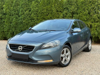 Volvo V40 1.6 D *Panorama,Alu,Temp.,Virtualni sat*Potvrda o km**