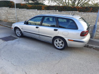 VOLVO V40 1,9 TD REGISTRIRAN GODINU DANA