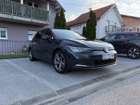 VW Golf 8 2,0 TDI - ACTIVE - 150 ks, Kamera, Navi