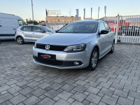 VW Jetta 1,6 TDI Highline Led Xenon Navi Alu Reg do 07.2027!!!