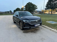 VW Touareg V.6 3.0, pano, keyless, acc, zračni ovjes, webasto
