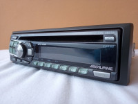 Alpine CDE-9827R, radio-CD player, ispravan, bez plastičnog okvira