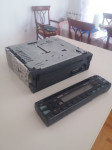 Auto radio CD player ispravan?