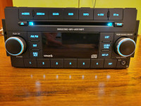 Chrysler Jeep auto-radio AM FM CD P05091197AE RES, kodiran.