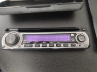 Radio za auto sa CD playerom