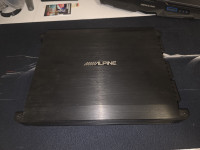 Alpine BBX-F1200 4 kanalno pojacalo