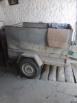 auto prikolica