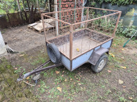 Auto prikolica sa stranicama