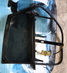 Audi a6 c6 zadnje desno staklo