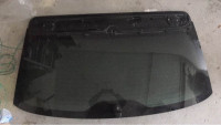 BMW F11 straznje zatamljeno OEM staklo