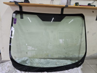 FORD Transit Courier  -  vjetrobransko staklo 2020 god