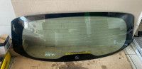 Staklo stražnje, šajba, vrata gepeka Renault Clio 3 (III) 5 vrata mod.
