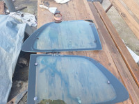 zadnja bocna stakla saxo 99g. s3 vrata