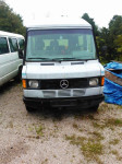 Mercedes 208 D