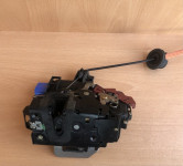 4E1837016 - BRAVA PREDNJIH DESNIH VRATA AUDI A8 D3 brava desna
