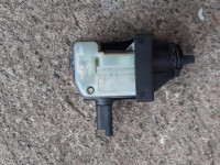 Citroen C4 Picasso motorić poklopca čepa goriva