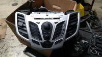 Ford Fiesta 1,6 TDCi 2012.godina radio prodajem kpl