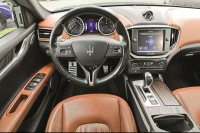 Maserati Ghibli ekran multimedije