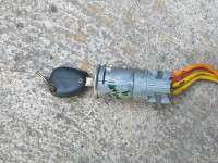 Megane I kontakt bravica sa ključem