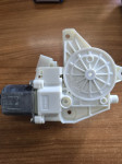 MERCEDES B KLASA W246 MOTORIĆ PODIZAČA PREDNJI LIJEVI A2469065110