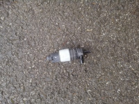 Mercedes w205 pumpica za tekucinu stakla