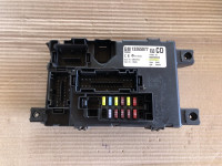 Modul s osiguračima za Opel Corsu 13265077 upravljačka jedi