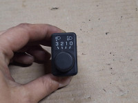 nissan micra 97g. prekidac za podesavanje svijetala