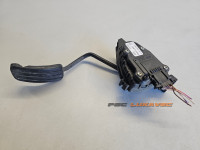 POTENCIOMETAR GASA OPEL VIVARO A PAPUČICA GASA VIVARO A 7700313060