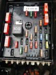Passat B6 elektronika/kutija osigurača vanjska