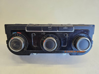 PREKIDAČI VENTILACIJE I KLIME VW PASSAT B7 5HB011292