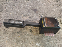 Prodajem prekidač brisača za Škodu Favorit.