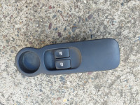 Renault Modus 2004.g. prekidači prozora