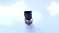 SENZOR PRITISKA GORIVA 04L906054 Volkswagen Tiguan 2011-2016