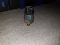 Senzor ulja Toyota 2.0 d4d