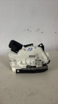 Skoda octavia 3 prednja desna brava 5E1837016