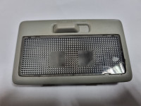 Suzuki Swift središnje svjetlo u krovu