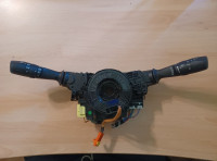 TOYOTA  AURIS  (2015 g) RUČKICE  VOLANA