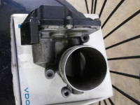 VW, AUDI, 2.0TDI, ZAKLOPKA GASA COMMON RAIL 03L128063E, ORGINALNA