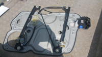 Vw Touran Caddy sajla vodilica podizača stakla lijevi original.