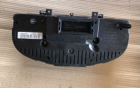 VW Touran instrumentna ploča / brzinomjer 1T0920860