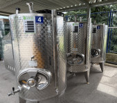 Inox bačve 800 l zatvorene