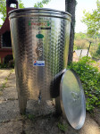 Inox bačve za vino 175 i 250 litara.