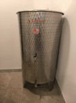 Prodajem inox bačve od 320 l dvije i jednu od 200 litara cijena 120 eu