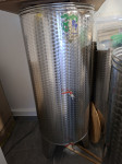 Prodajem inox bačvu za vino,400litara