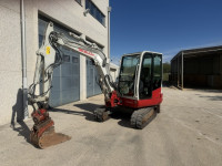 TAKEUCHI TB240 – 2016. – Powertilt – 4 korpe – prvi vlasnik