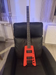 Bas gitara "VESLO", atraktivan i jako lagan bas