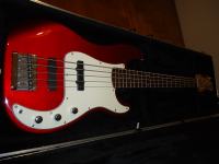 Squier by Fender Precission Bass Special V, Candy Apple Red